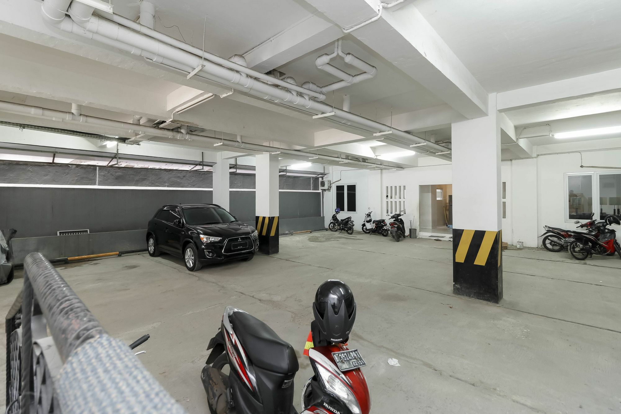 Reddoorz Plus @ Setiabudi Barat Jakarta Eksteriør billede