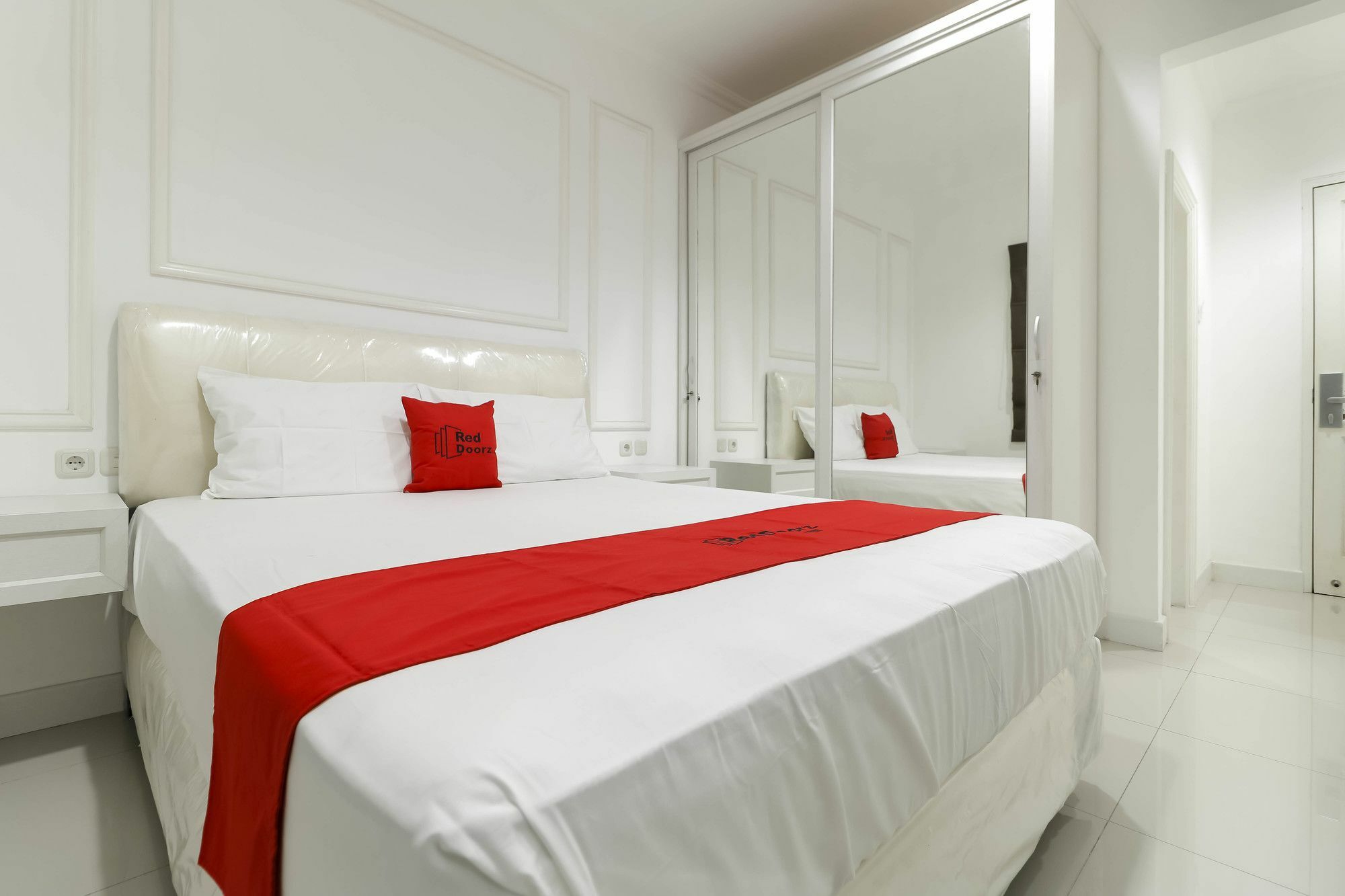 Reddoorz Plus @ Setiabudi Barat Jakarta Eksteriør billede