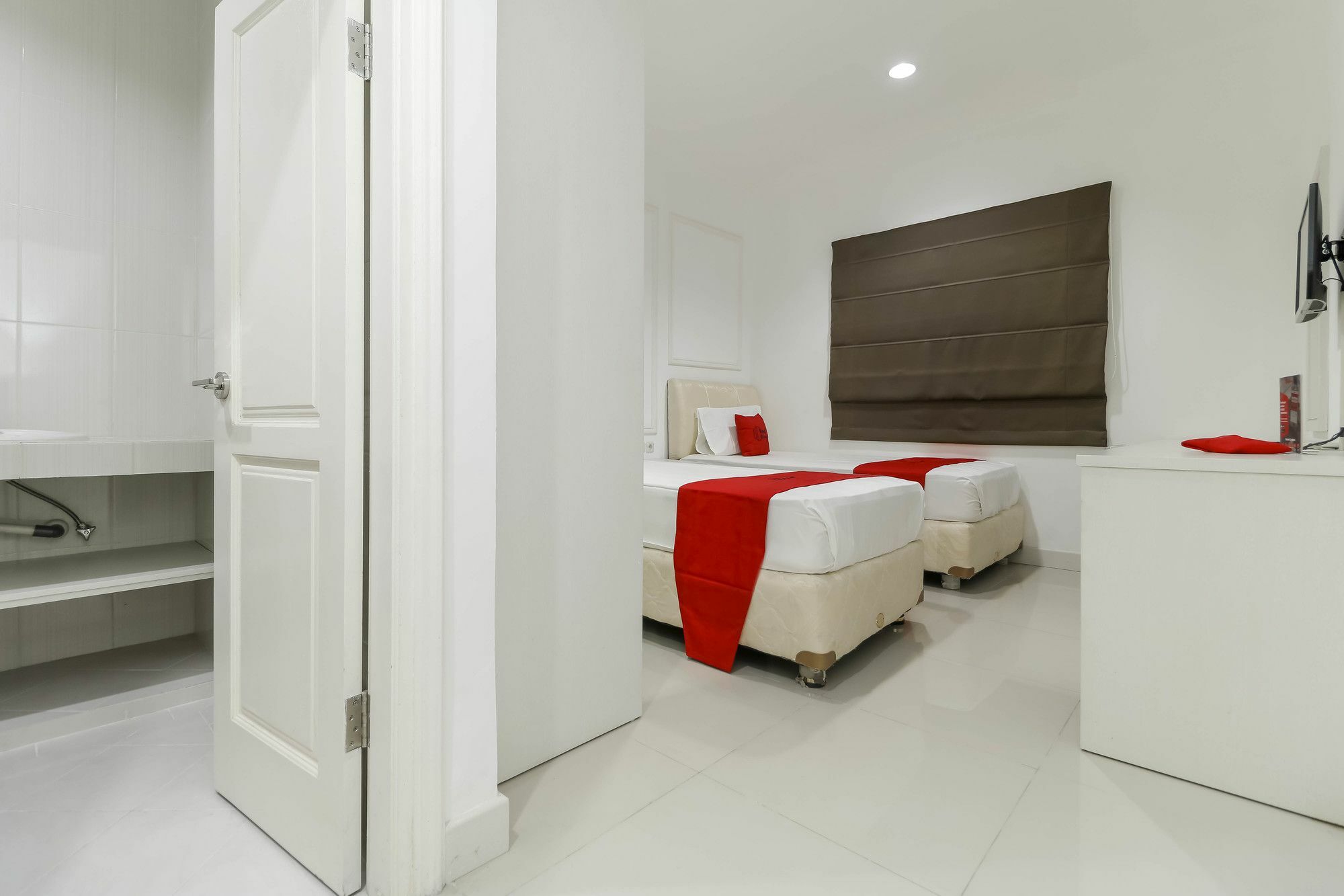 Reddoorz Plus @ Setiabudi Barat Jakarta Eksteriør billede