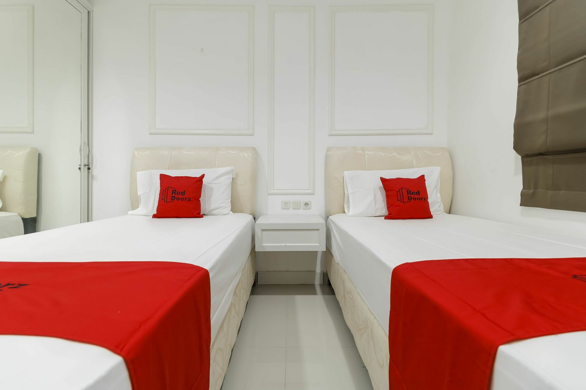 Reddoorz Plus @ Setiabudi Barat Jakarta Eksteriør billede
