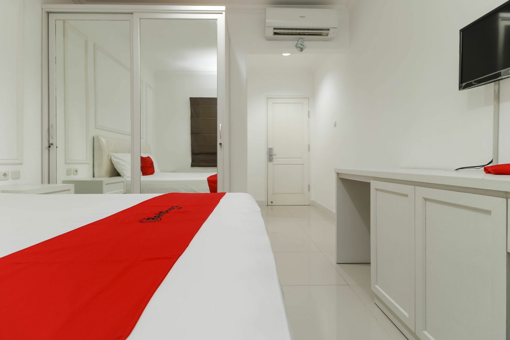 Reddoorz Plus @ Setiabudi Barat Jakarta Eksteriør billede