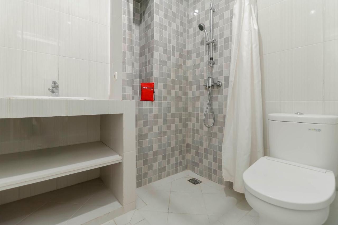 Reddoorz Plus @ Setiabudi Barat Jakarta Værelse billede
